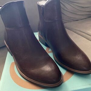 BareTraps Dark Brown Alona Boots, Women’s Sz 7M